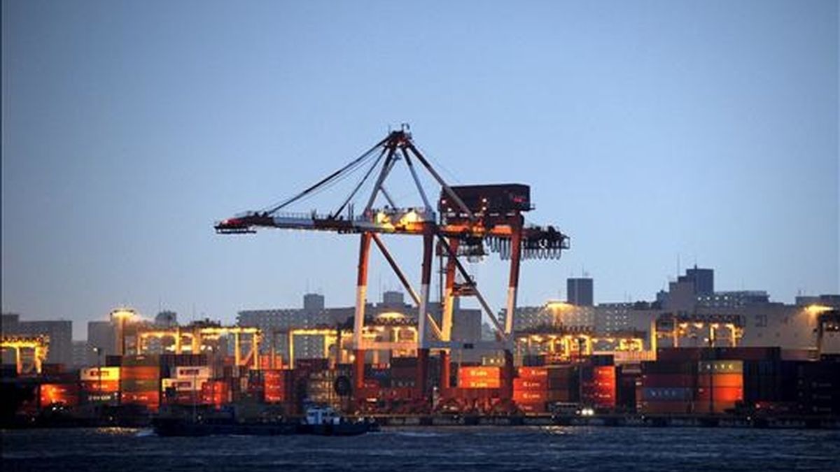 En los dos primeros meses de este año, el superávit sumó 7.051 millones de dólares, un 54 por ciento menos que en el mismo período de 2008. EFE/Archivo En los dos primeros meses de este año, el superávit sumó 7.051 millones de dólares, un 54 por ciento menos que en el mismo período de 2008. EFE/Archivo