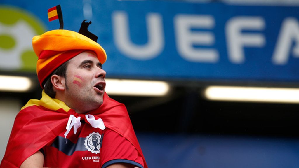 La afición de La Roja toma la grada de Toulouse