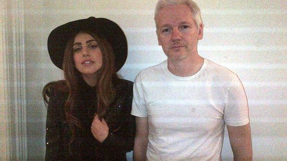 julian Assange, Lady Gaga