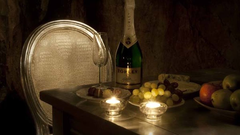 Un hotel dentro de una cueva