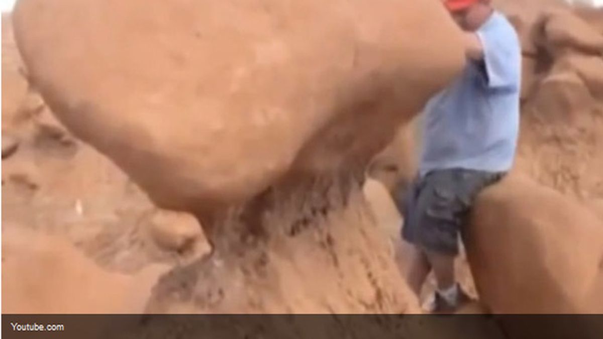 Un "boyscout" destroza un hongo de piedra de millones de años