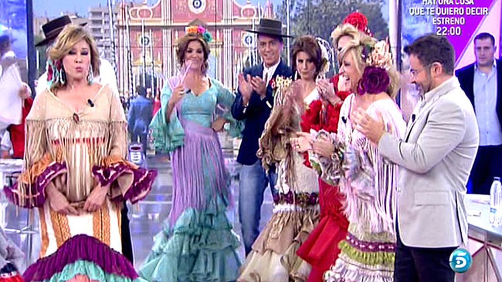 Aperitivos, trajes de sevillanas y abanicos para todos
