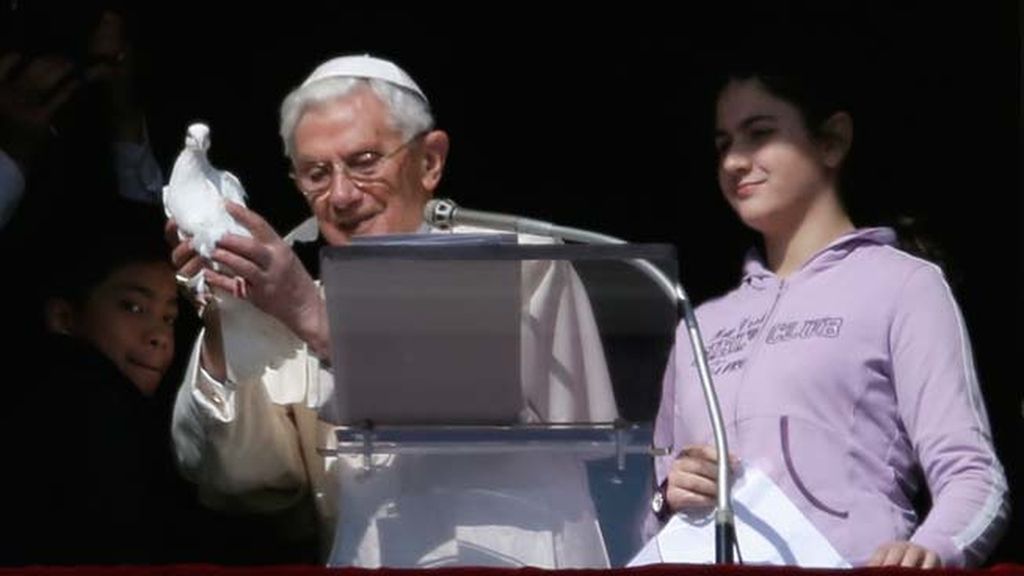 Benedicto XVI renuncia a su papado