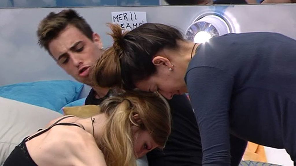 Las chicas disfrutaron de la sesión de depilación