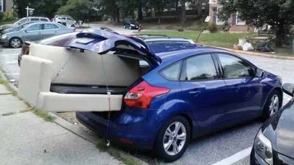 Coches que transportan de todo
