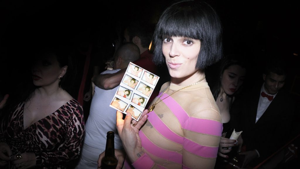 Bimba Bosé nos enseña sus fotos del fotomatón