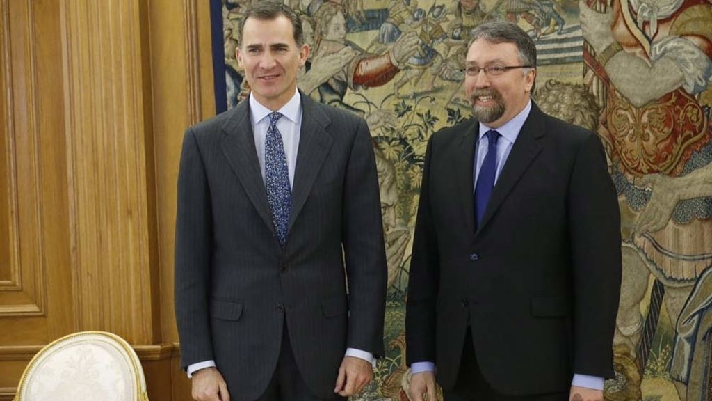 El rey Felipe VI recibe al representante de Foro Asturias, Isidro Manuel Martínez