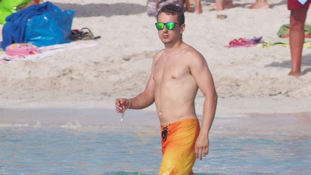 El disfruta de unos días de vacaciones en Formentera