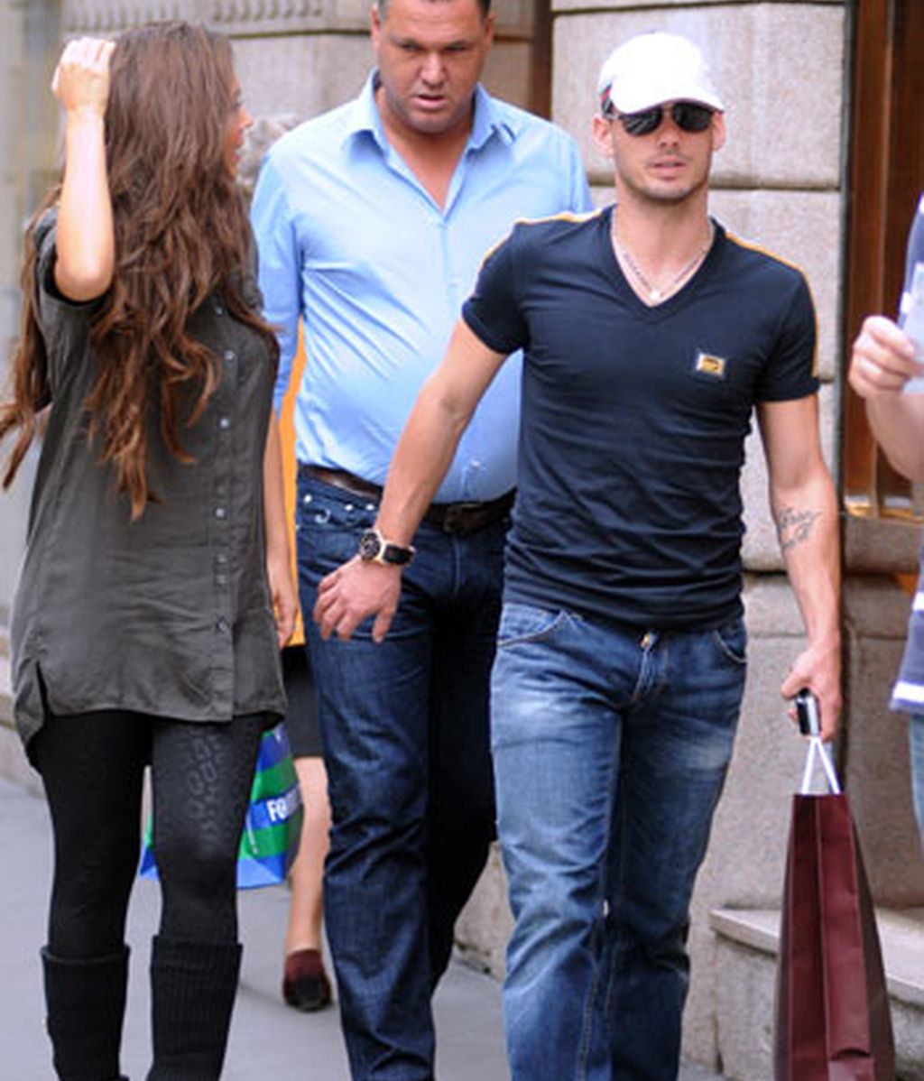 Wesley Sneijder y Yolanthe Cabau, pasión por las calles de Milán