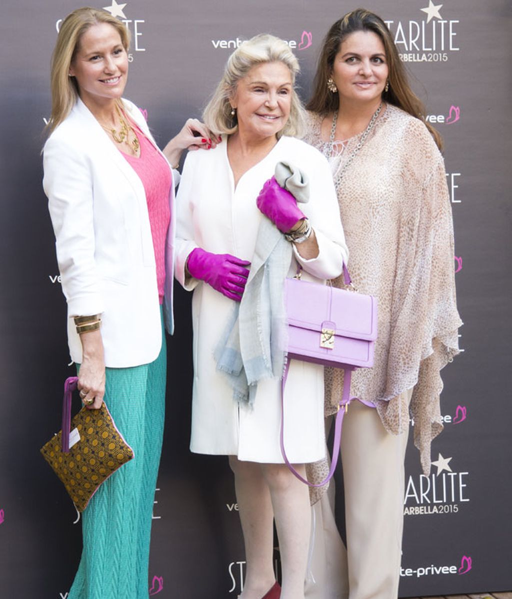 G.Sanjuán, Beatriz y Fiona Ferrer posaron juntas