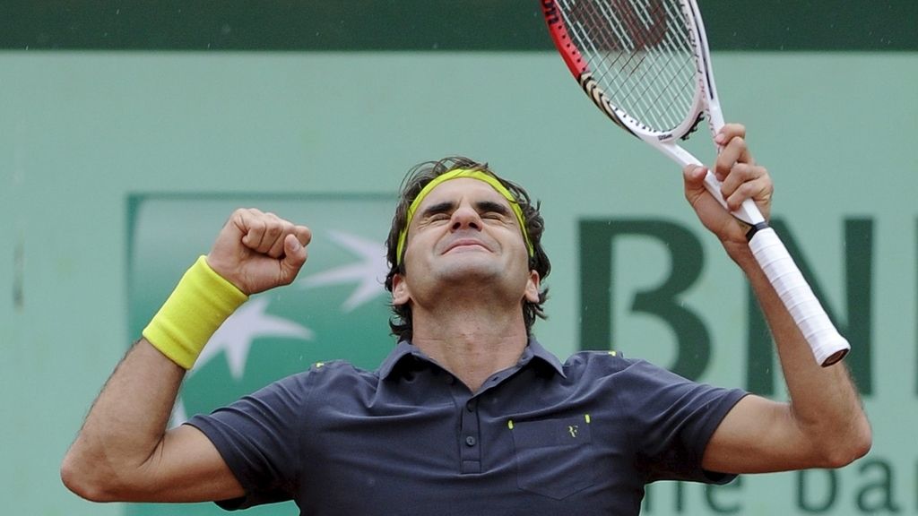 Federer se mete en semis tras remontar dos set a Del Potro