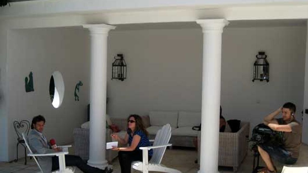 Nos colamos en la mansión de "Sin Tetas no hay Paraíso"