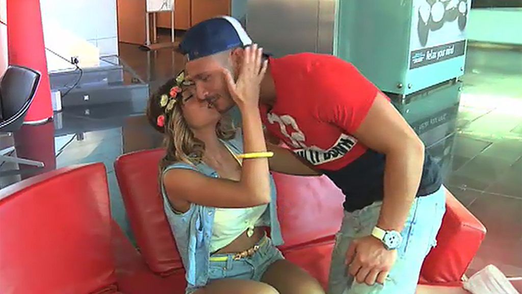 Ángel, a Steisy. "Eres la primera, eres mi preferida"