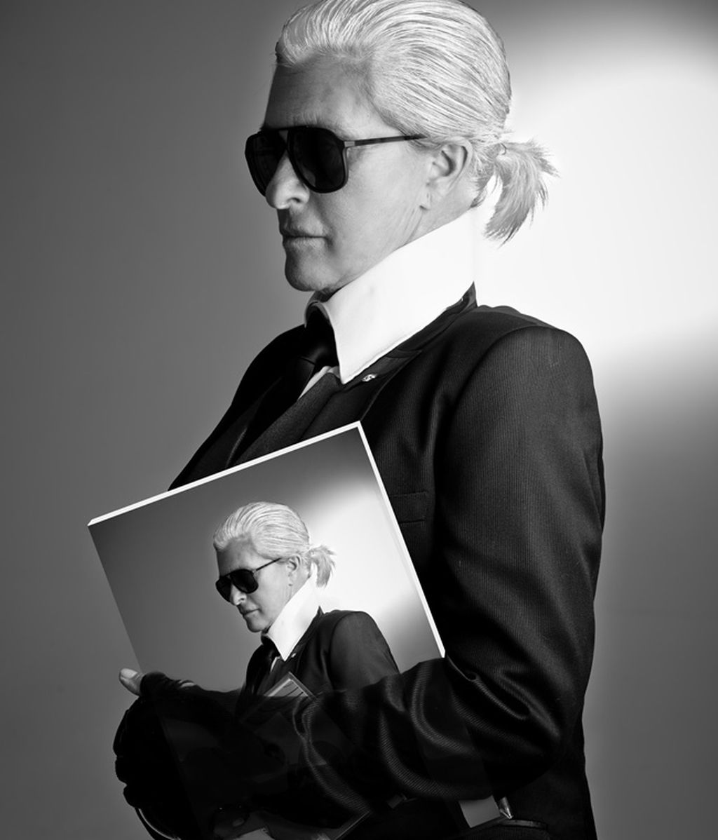 Chelo Gª Cortés, como Karl Laggerfeld