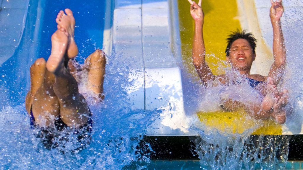 "¡Contratamos una excursión al parque acuático y nadie nos avisó de que teníamos que llevar toallas y bañadores!"