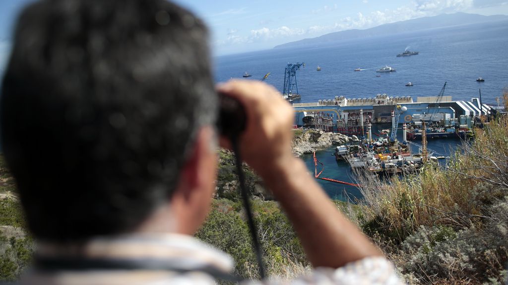 Los trabajos de rotación del 'Costa Concordia'