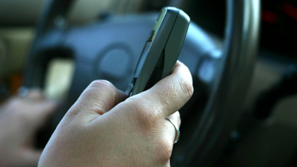 móvil y conducción, móvil al volante, hablar al volante