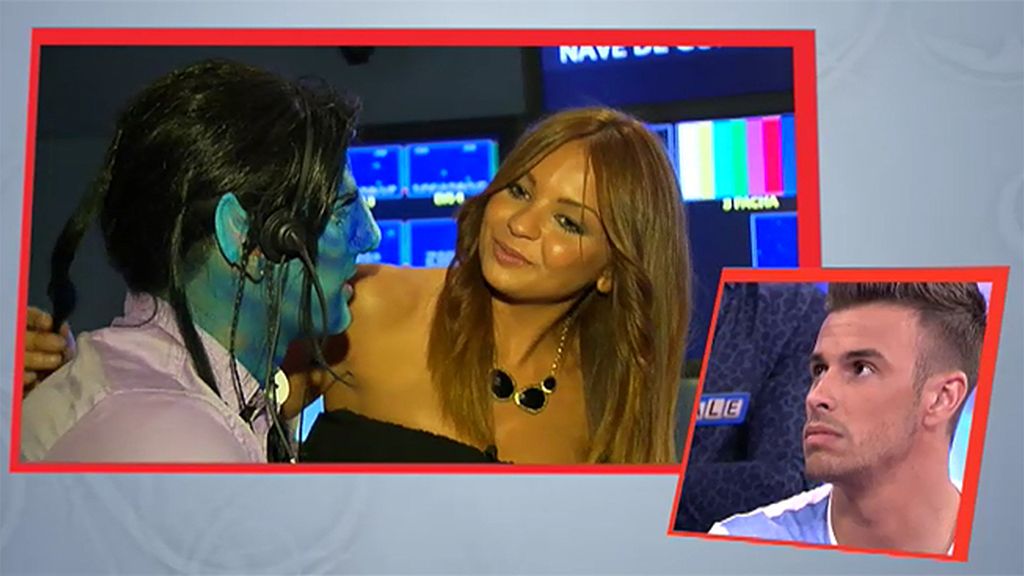 María: “Le he besado porque me apetecía y nos hacía falta a los dos”