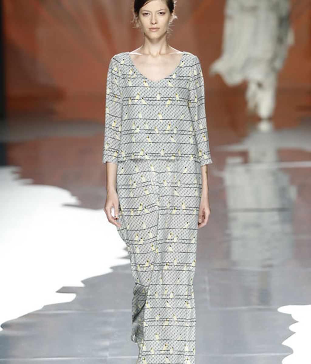 Siluetas fluidas y prints marineros