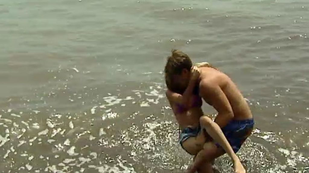 Al príncipe se le pasa el enfado con los besos de sus princesas