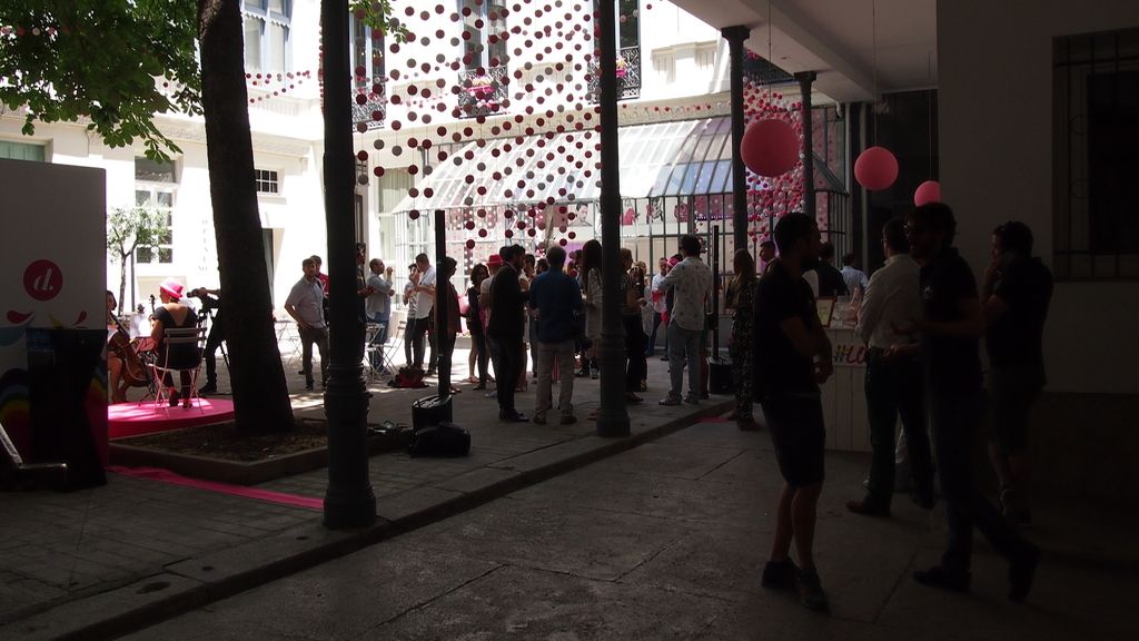 Mujeres jóvenes y urbanas