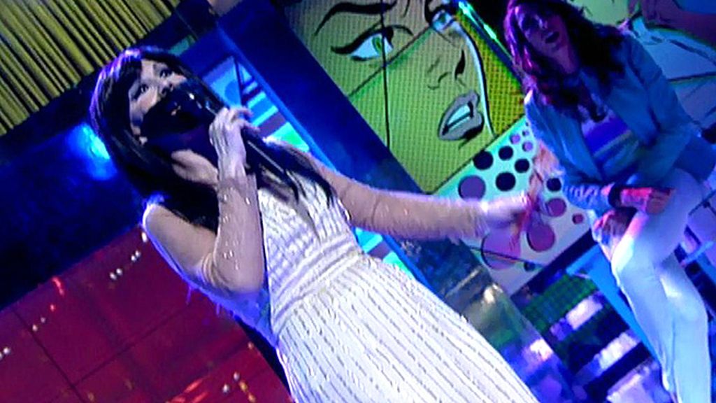 La colaboradora de 'Sálvame' imita su actuación