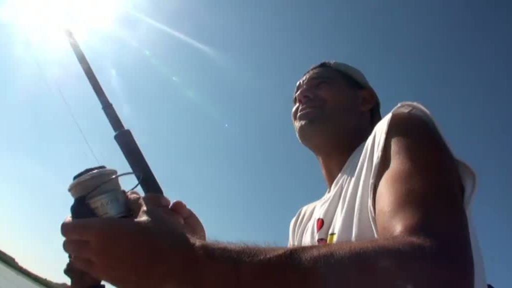 Frank pesca un siluro