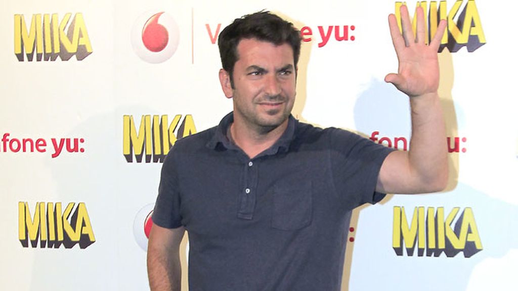 Arturo Valls optó por un look informal para disfrutar de la música de Mika