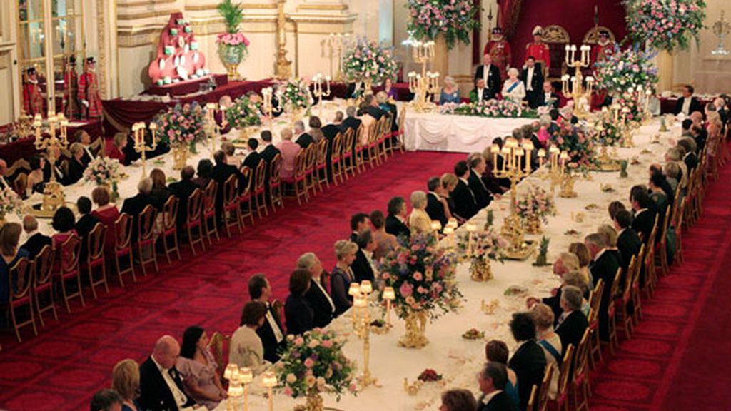 170 ilustres invitados