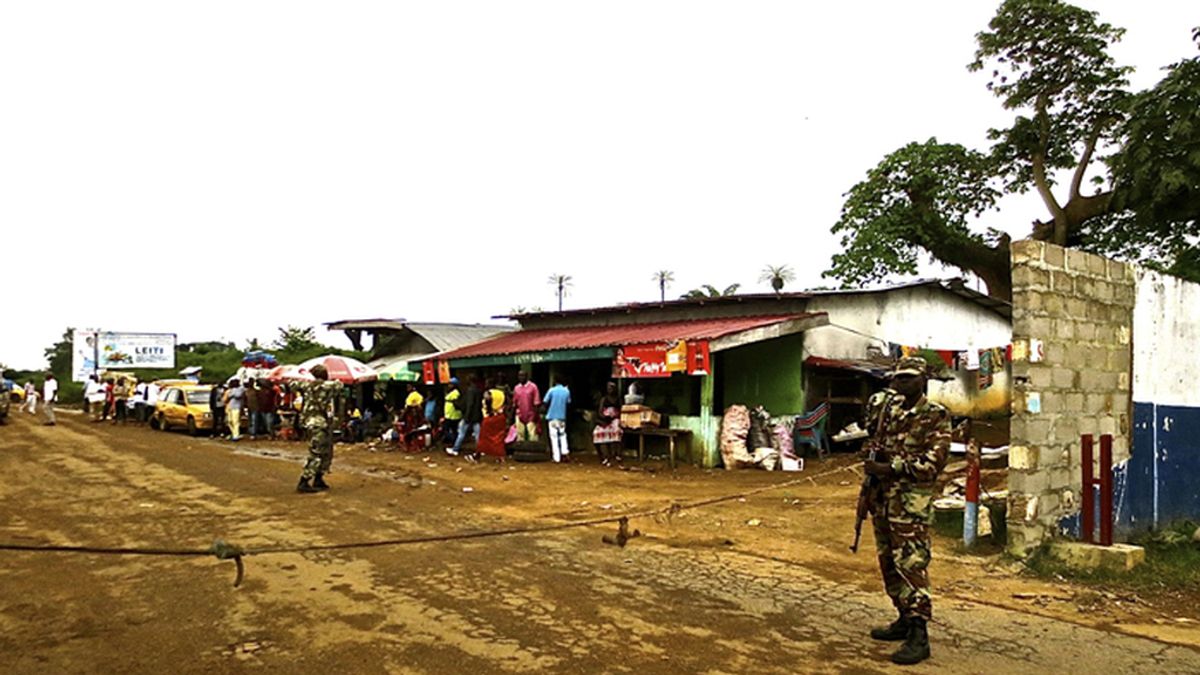 Liberia lucha contra la expansión del ébola