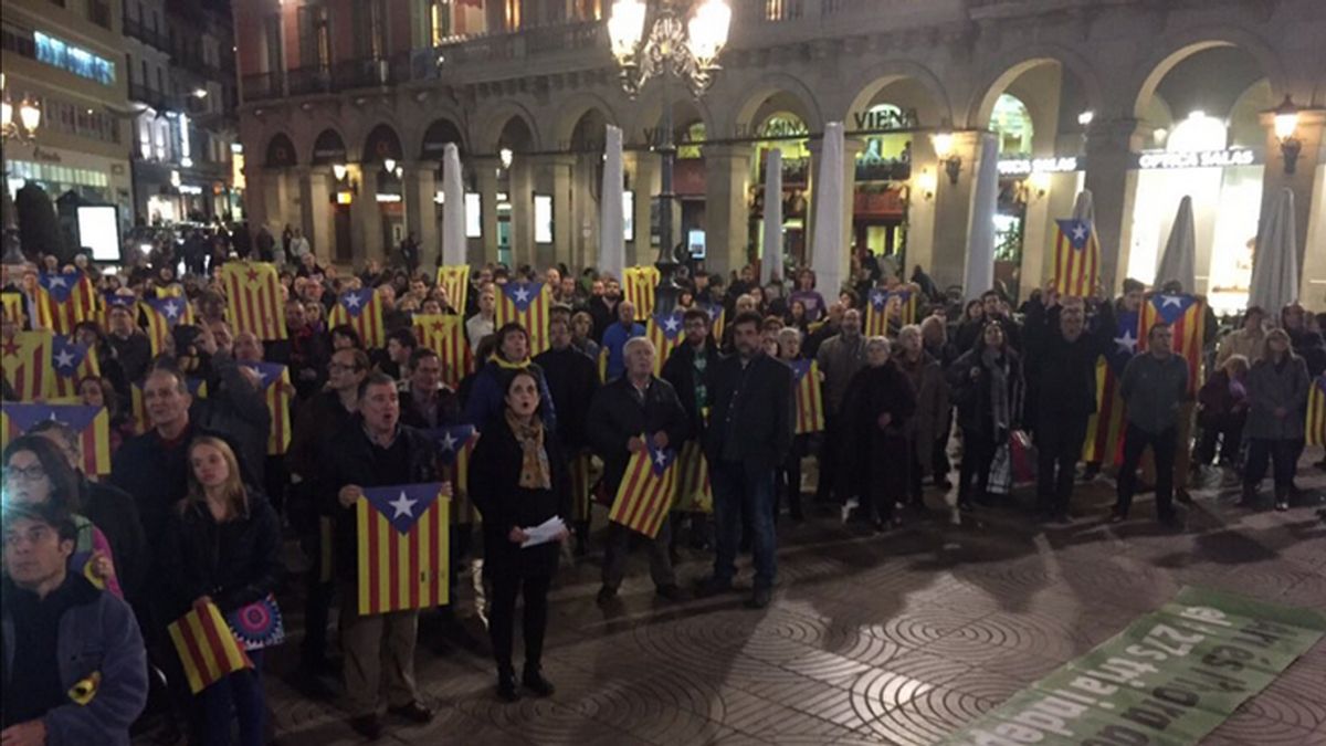 Unas 1.000 personas piden en Barcelona "un acuerdo" entre JxSí y la CUP