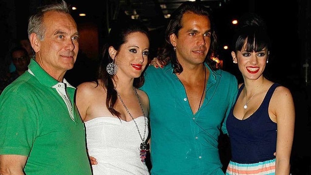 Pepe celebra con sus compañeros su victoria