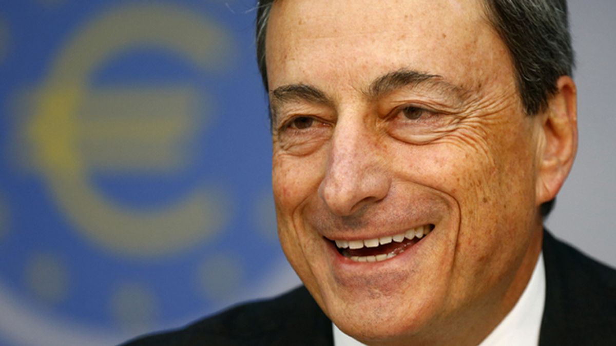 Draghi reafirma su compromiso de tipos muy bajos por un periodo "extenso" de tiempo
