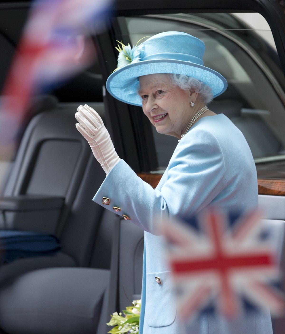 La Reina Isabel estrena las nuevas oficinas de la BBC
