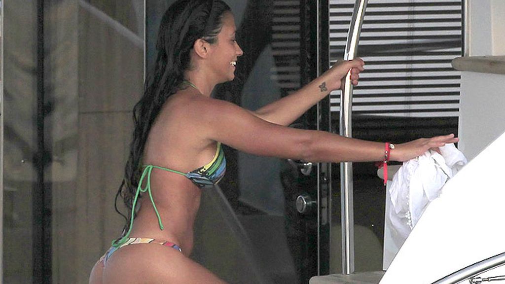 Messi y Antonella Roccuzzo apuran sus últimos días de vacas junto a Alves y Dinara