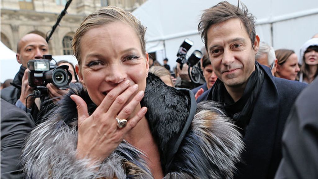 Jamie Hince, todo un padrazo con la hija de su chica