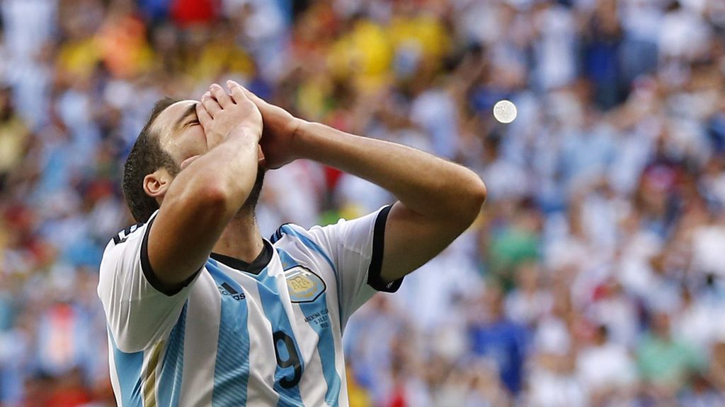 El delantero metió a Argentina en una semifinal 24 años después