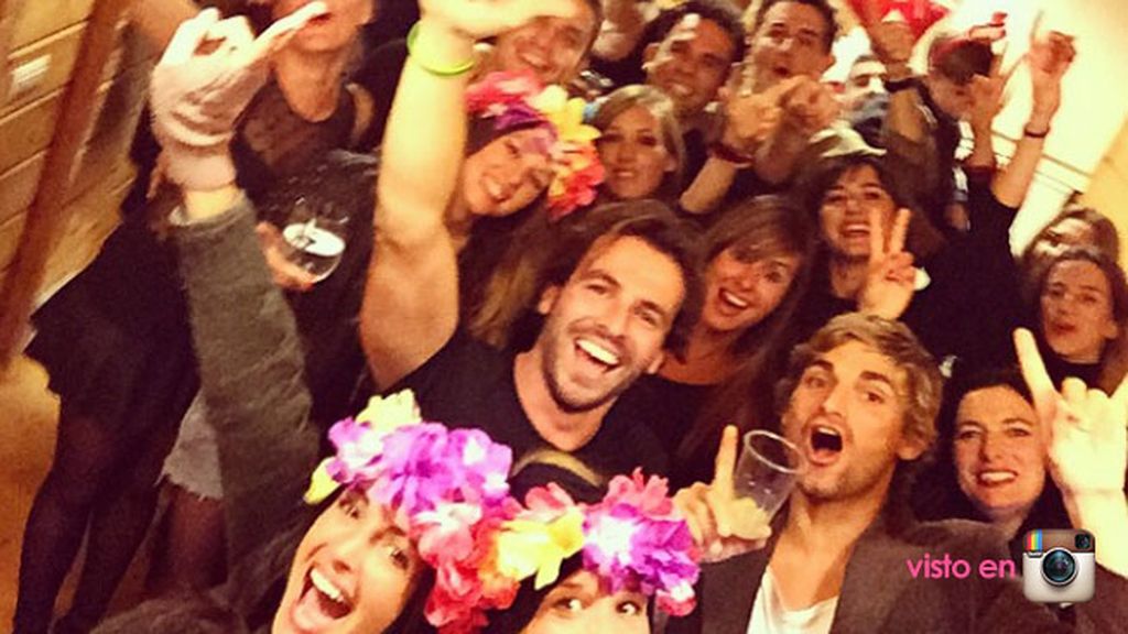 Noelia López y Álex González celebraron la Nochevieja entre amigos y a lo grande