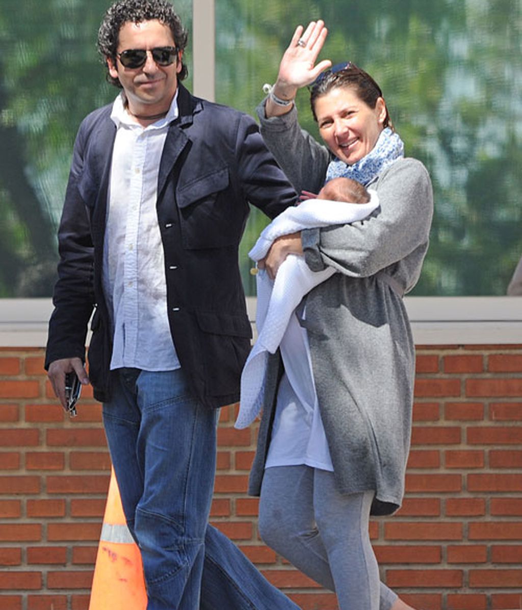 Sara Baras presenta a su bebé