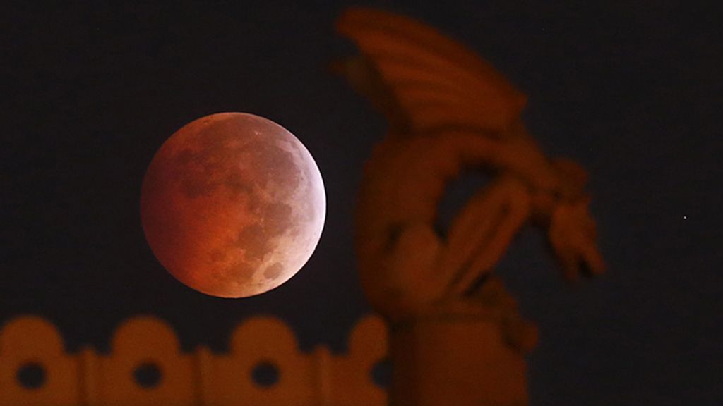 Espectaculares fotografías del eclipse total de Luna
