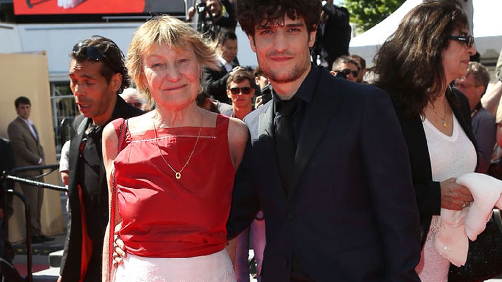 Marisa eligió un 'dos partes' rojo y blanco y Louis optó por un look oscuro