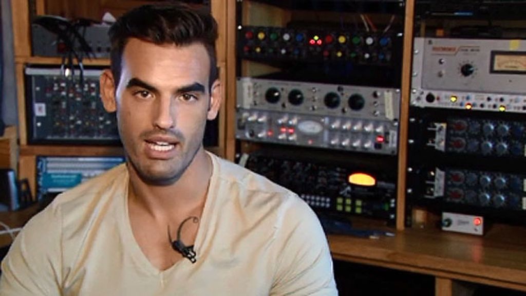 India Martínez interpreta su tema musical en la cita