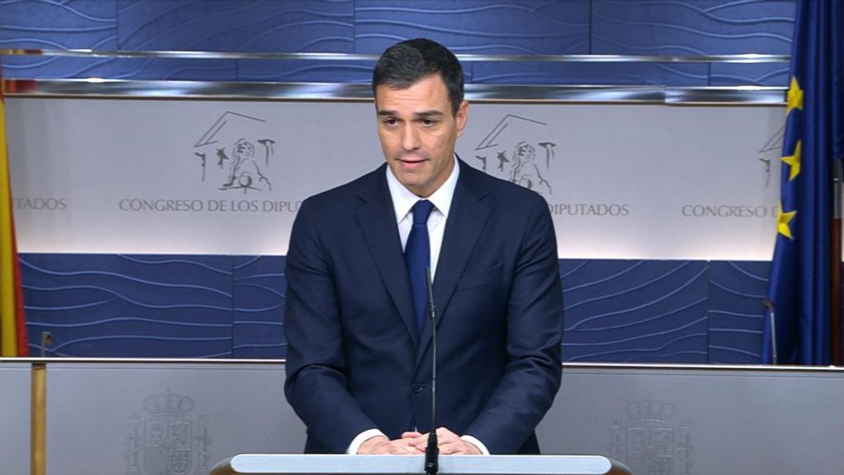 Pedro Sánchez ofrece una rueda de prensa tras la reunión mantenida con el rey