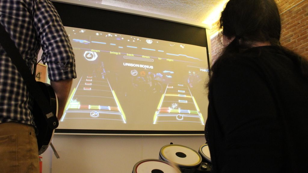 Harmonix, los creadores del juego, nos enseñan sus novedades