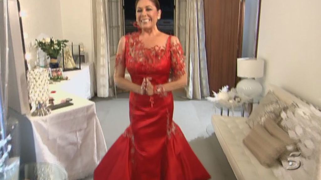 La tonadillera, radiante de rojo