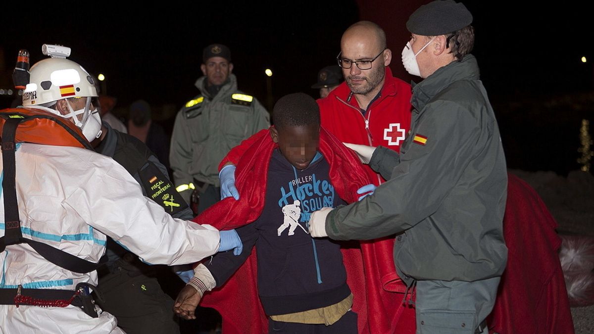 Llega una patera a Motril con 44 inmigrantes a bordo