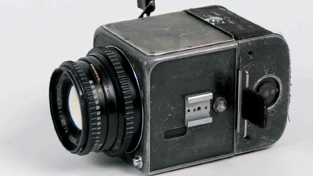 Subastan la primera cámara fotográfica que viajó a la Luna