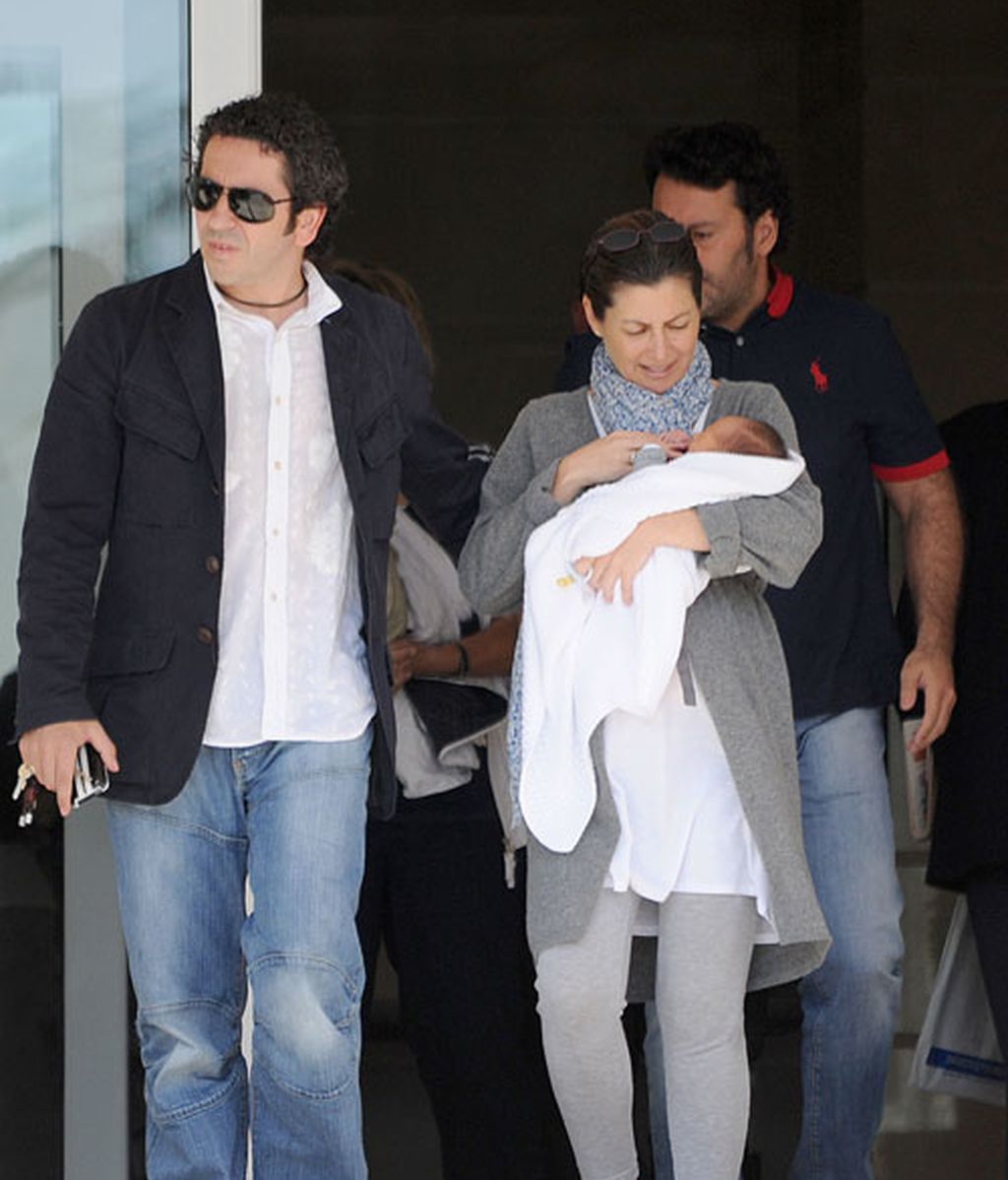 Sara Baras presenta a su bebé