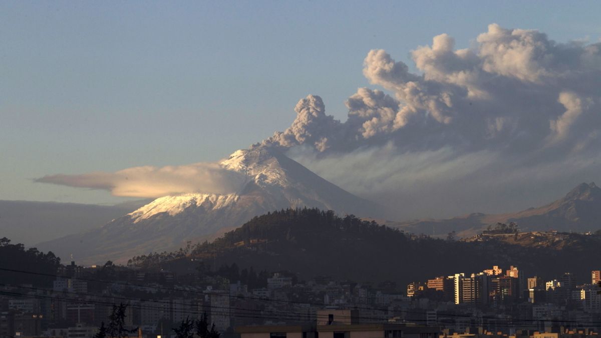 Erupciona el volcán Cotopaxi cerca de la mayor cárcel de Ecuador donde se encuentran decenas de españoles