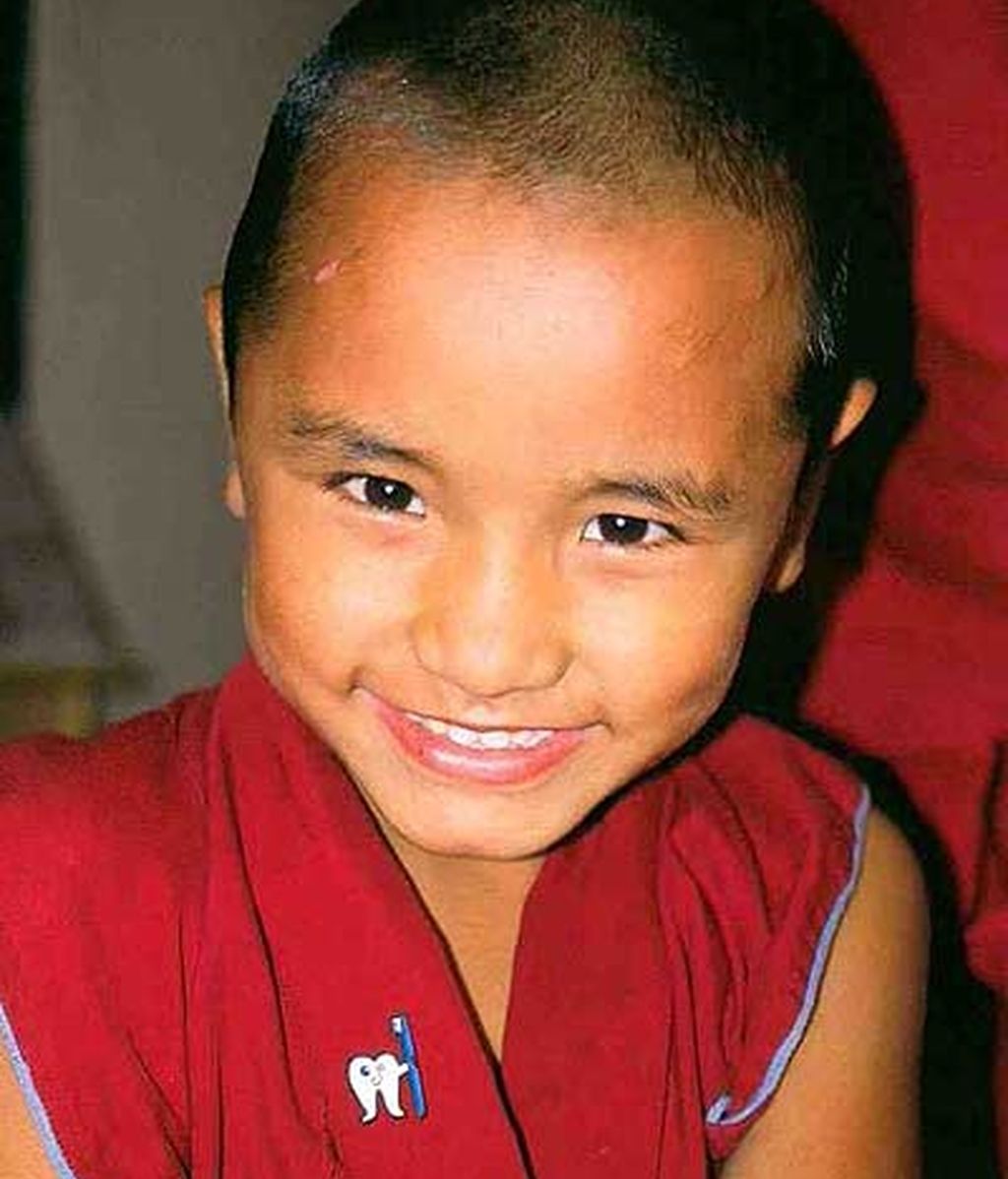 Cepillos y sonrisas solidarias Cepillos y sonrisas solidarias
